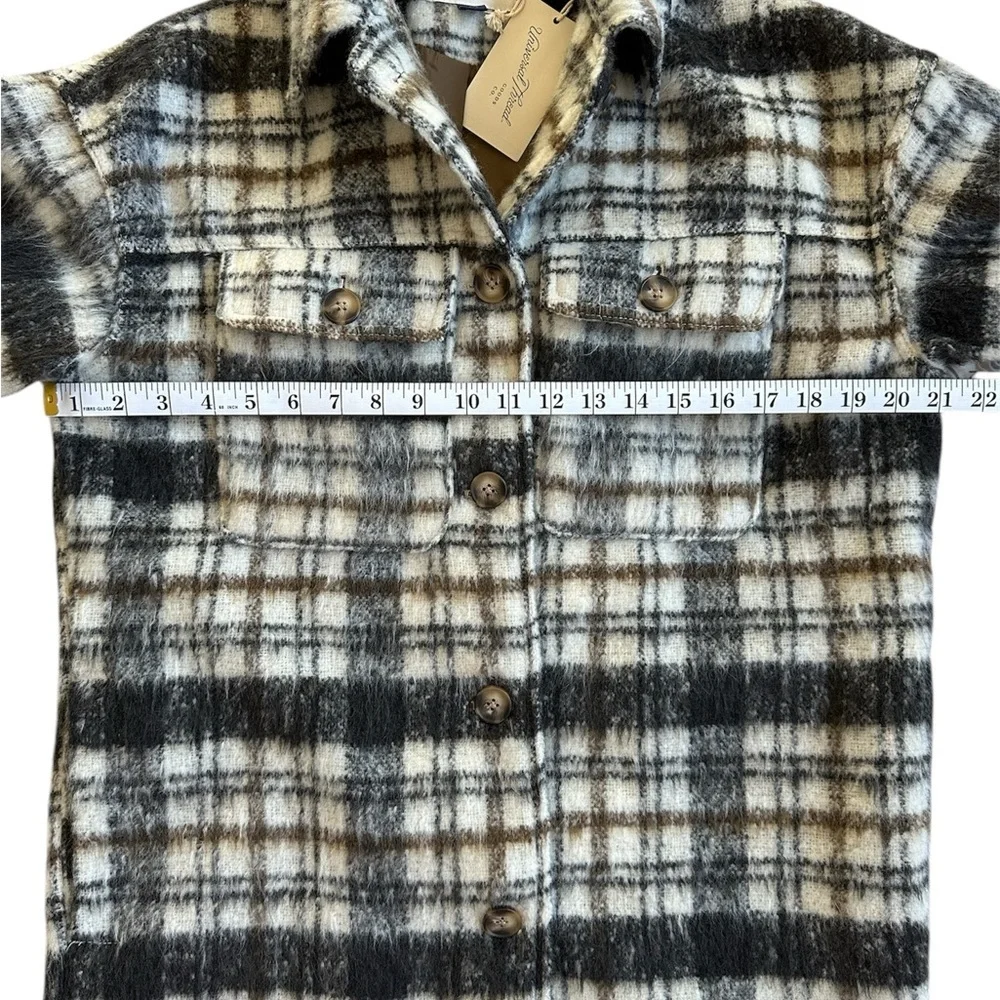 Universal Thread Wool Blend Plaid Shacket – Tan Black – XS NWT - Picture 4 of 6